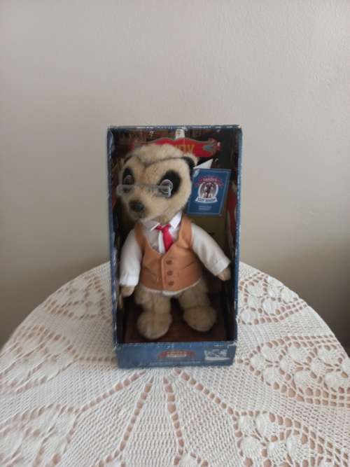 3 MEERKAT FIGURINES IN ORIGINAL BOXES ALEKSANDO, SERGEI, YAKOV(R250 EACH)